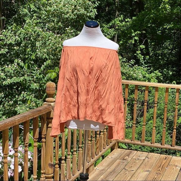 Elizabeth and James Boho Off Shoulder Top - Picture 2 of 11